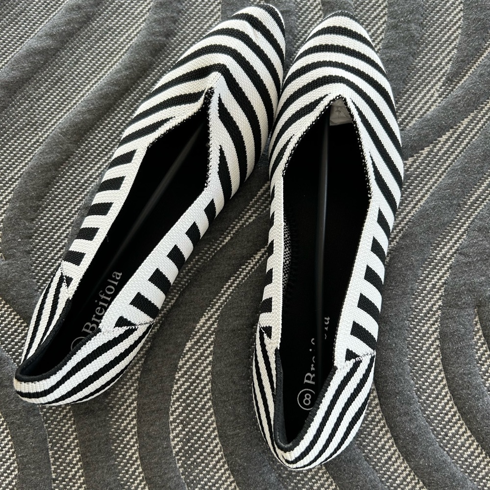Black and White Breifola Women’s  Knit Pointed  Ballet Shoes